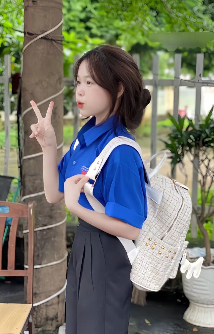 Nét tinh khôi dịu dàng trong ảnh gái xinh cấp 2 làm tim người xao xuyến