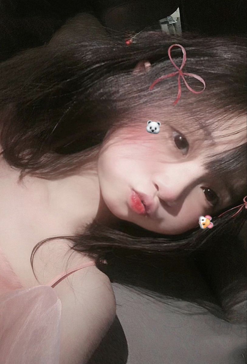 Ảnh gái xinh cấp 2 toát lên sự ngọt ngào duyên dáng thật cuốn hút