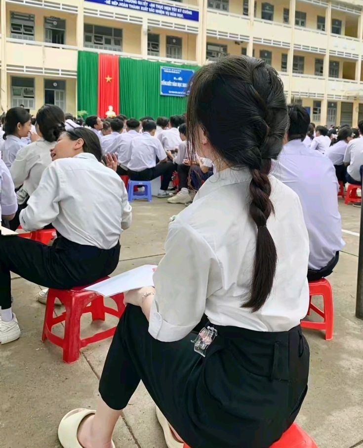 Vẻ đẹp ngọt ngào trong sáng trong ảnh gái xinh cấp 2 thật cuốn hút