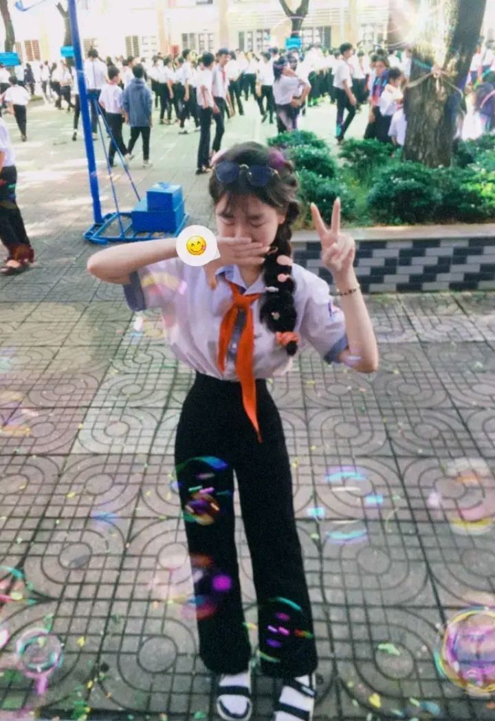 Ảnh gái xinh cấp 2 toát lên vẻ đẹp trong sáng hồn nhiên thật nổi bật