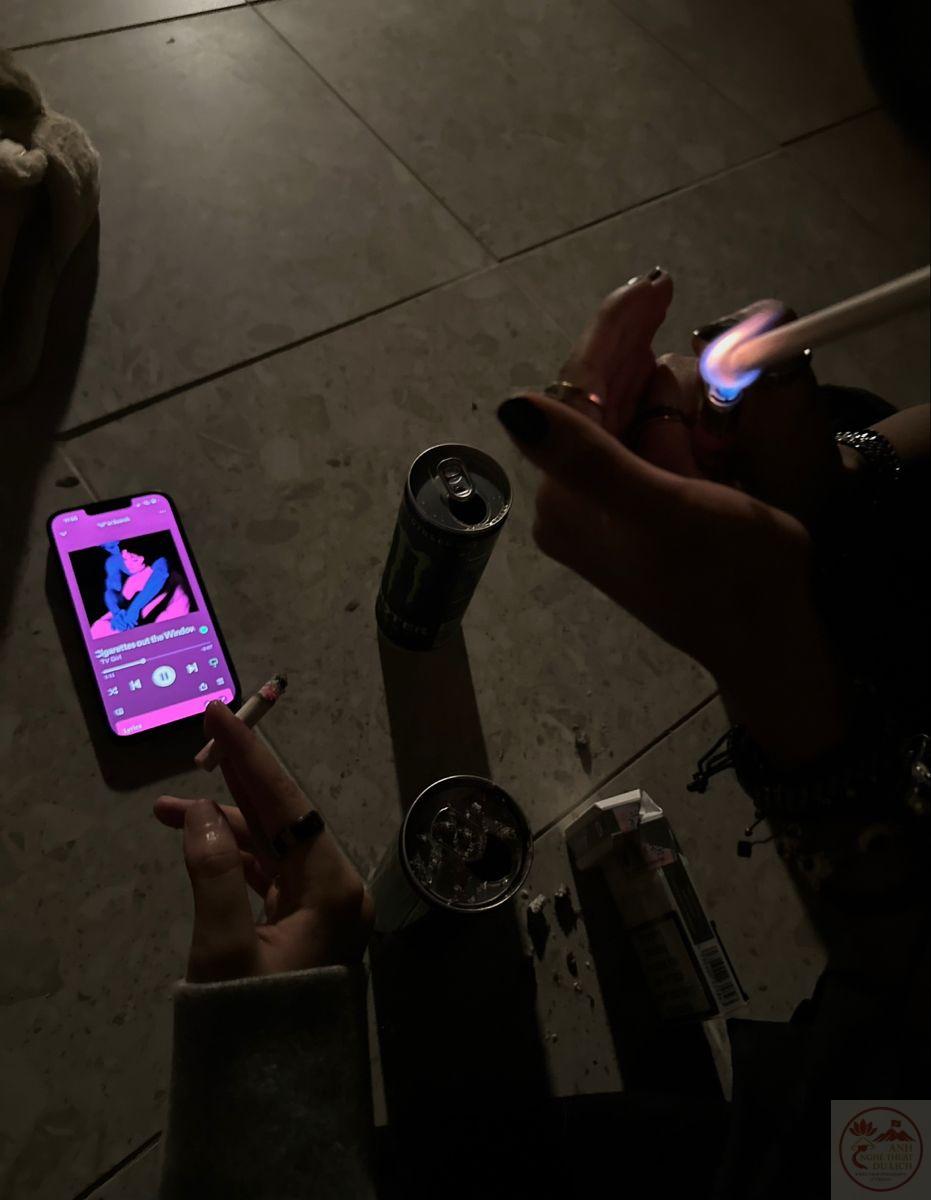 Ảnh hút thuốc chill