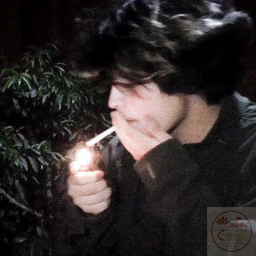 Có lúc chỉ một ánh nhìn cũng đủ gợi mở cả một nỗi buồn sâu thẳm