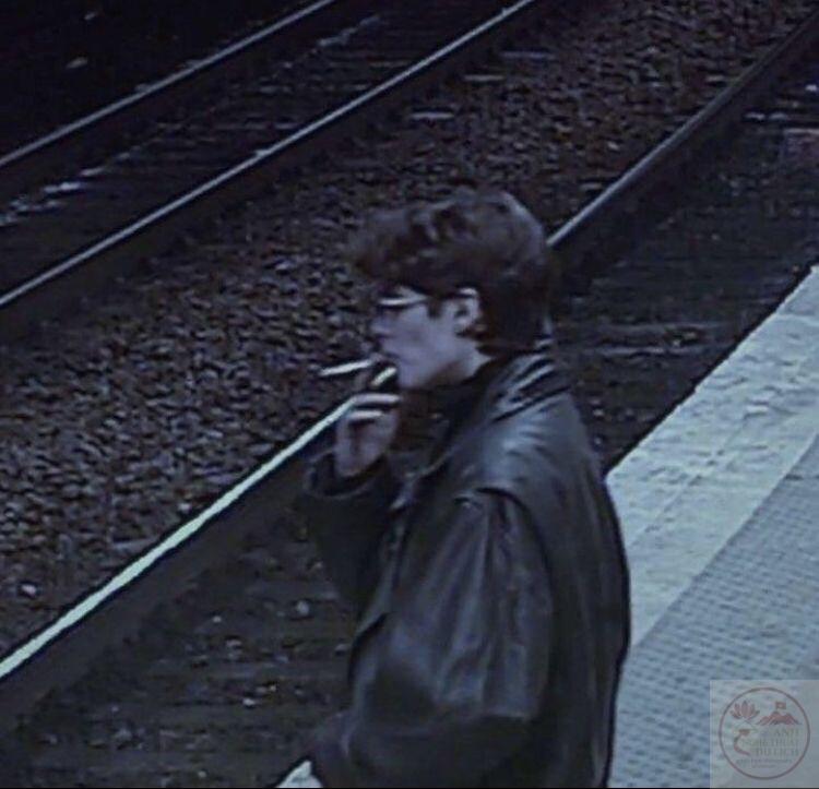 Lời tâm sự thầm kín dường như ẩn mình trong từng chi tiết mờ nhòa