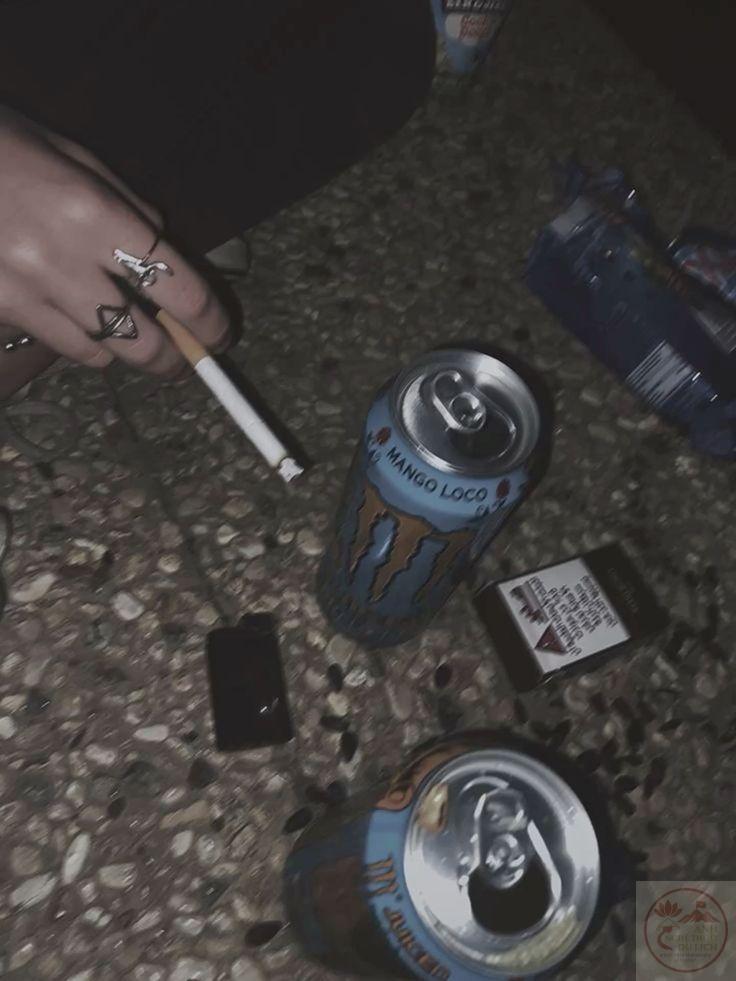 Ảnh chill buồn hút thuốc