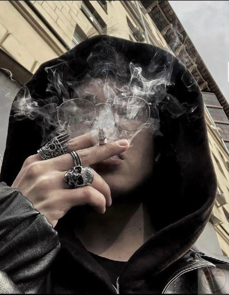 Khi chọn avatar, nhiều người tìm đến sự trầm lắng thay vì những gì rực rỡ