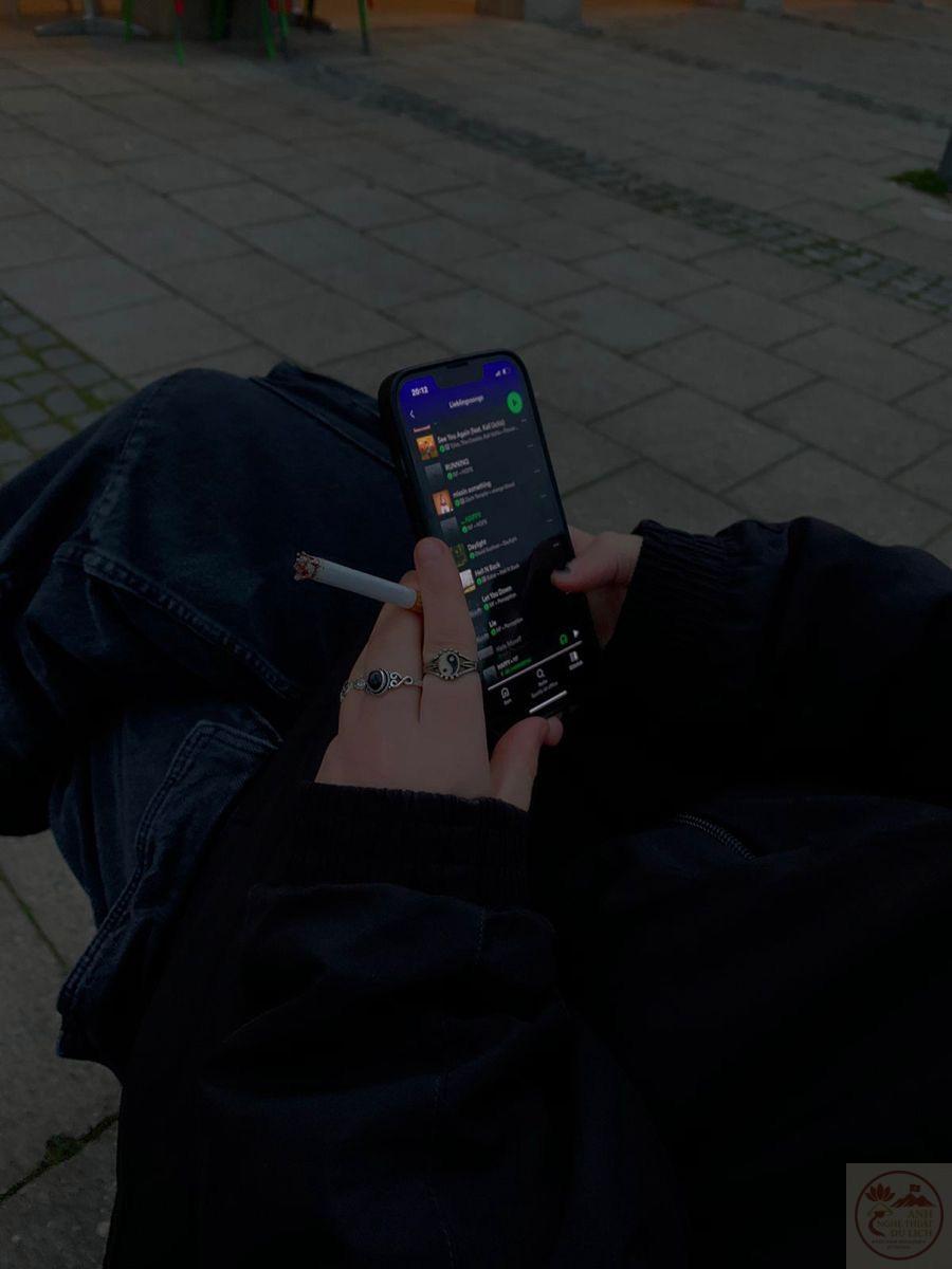 Hình ảnh hút thuốc lá