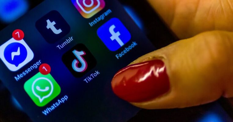 Chia sẻ hình ảnh, tin nhắn đồi trụy, khiêu dâm có thể bị phạt tới 20 triệu đồng