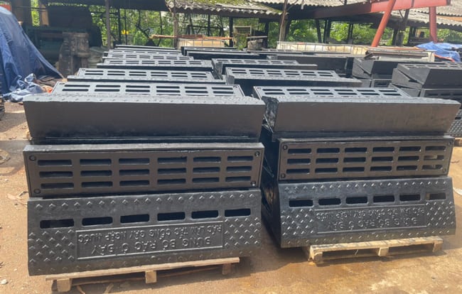 Tân Phú sản xuất bó vỉa gang cầu