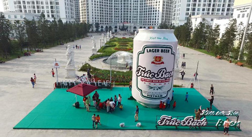 Xác lập kỷ lục mô hình lon bia lớn nhất Việt Nam