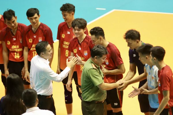 Hình ảnh ấn tượng của đội bóng chuyền Công an TPHCM ngày đầu ra quân