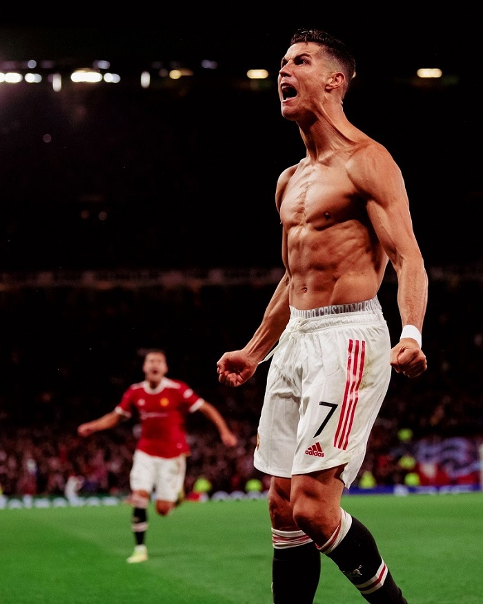 Ronaldo sở hữu thân hình cân đối với chiều cao 1m87 - 80kg