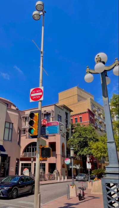 Hình nền thành thị iPhone 13 Pro Max- Anh