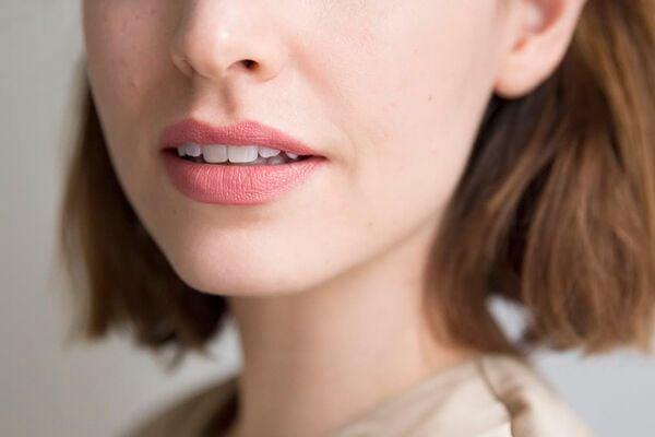 Màu son hồng nude mang đến vẻ đẹp nhẹ nhàng, nữ tính