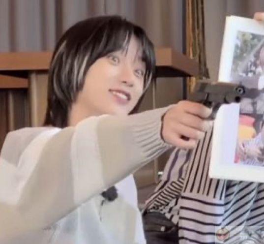 Một chiếc ảnh chế bá đạo giúp cuộc trò chuyện thêm nhiều sắc thái hài hước