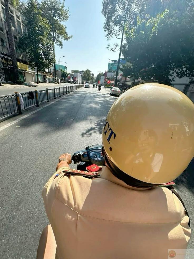 Đã báo công an meme