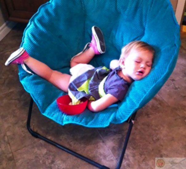 Ảnh chế mệt mỏi dễ thương khiến dân mạng thấy mình trong từng khoảnh khắc nhỏ