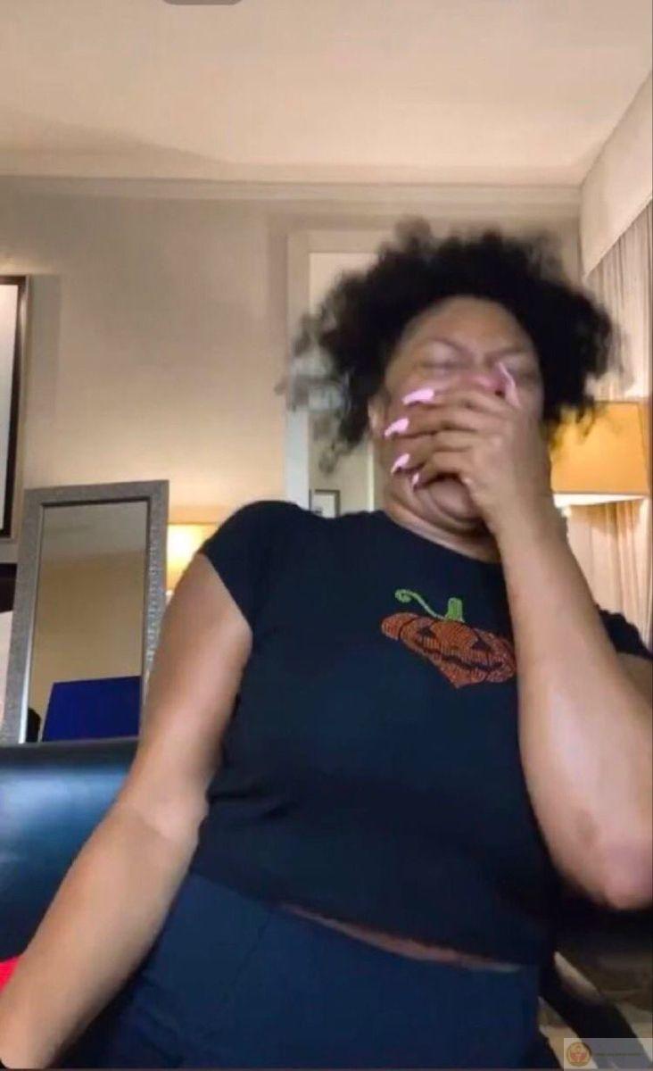 Cười như đúng rồi, nhưng đúng thiệt