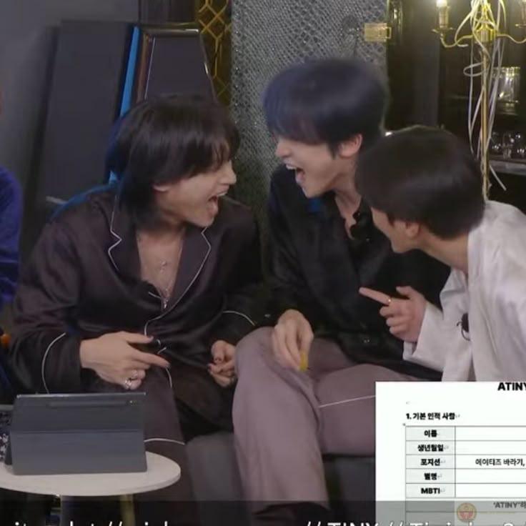 Cười quá trời mà không biết sao lại cười