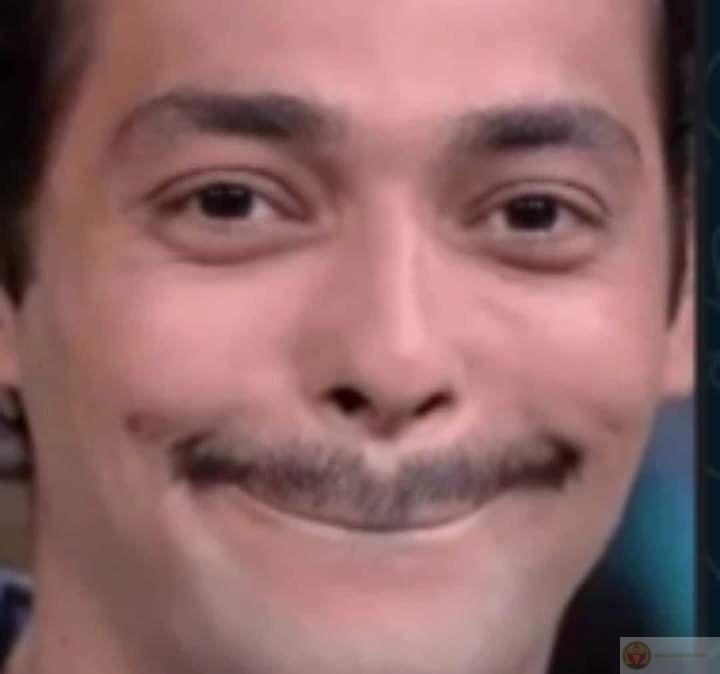 Cười thôi chứ biết làm gì nữa bây giờ