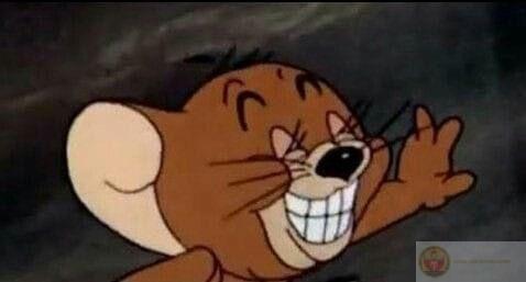 Đừng nghiêm túc quá, cười cái đi đã