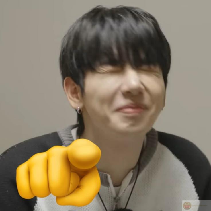 Một nụ cười kéo lại cả buổi sáng chán chường