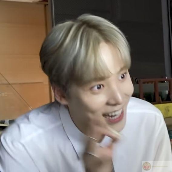 Nụ cười không phải của hoa hậu, mà thật lòng