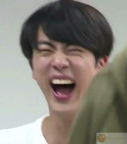 Chẳng biết bắt đầu từ đâu, chỉ biết cười