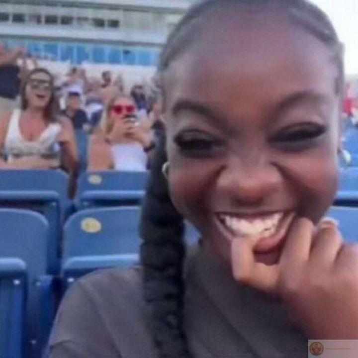 Chỉ một câu thôi mà cười từ sáng tới chiều