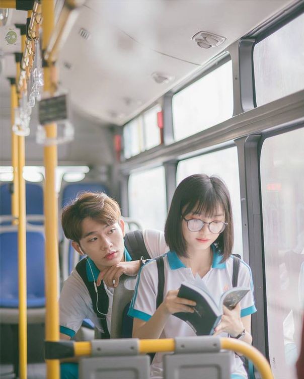 Cách pose dáng chụp ảnh cặp đôi mùa Valentine 1