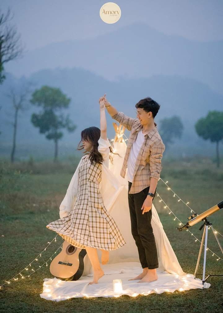 Cách pose dáng chụp ảnh cặp đôi mùa Valentine 6