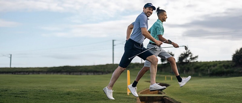 Golfer nên chú ý lựa chọn quần áo golf chất lượng bền bỉ