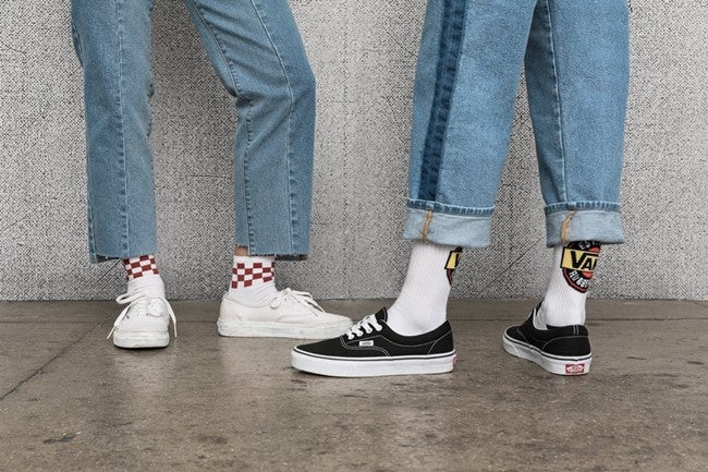 10 Stylish ways to combine shoes with socks for Women/Men 2024