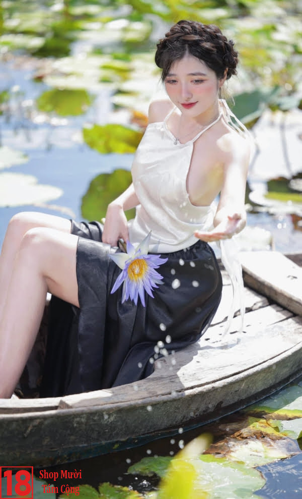 Tải hình ảnh gái quê xinh đẹp trong trang phục áo yếm miền Bắc (2)