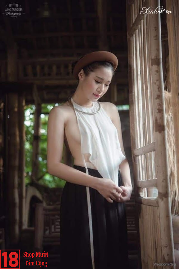Gái đẹp Mặc áo Yếm Hở Hang (8)
