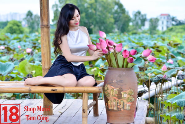 Gái Xinh Quê ở Miền Trung Chụp Với Hoa Sen (10)