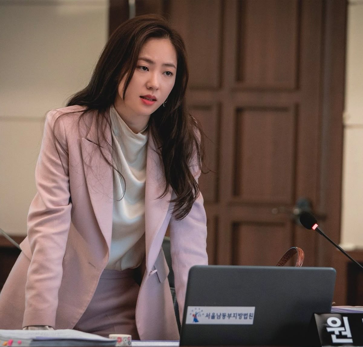 Nét duyên dáng khi ghi chép tài liệu