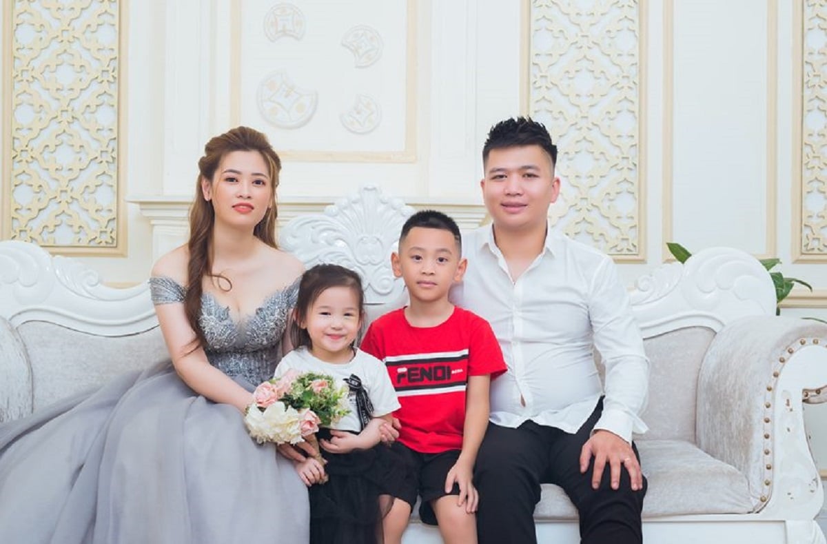 chụp ảnh gia đình kỷ niệm 10 năm ngày cưới