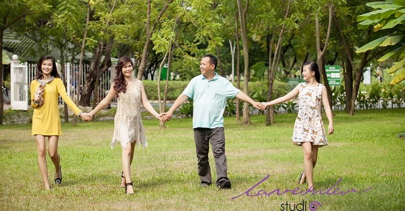 chụp ảnh ngoại cảnh đẹp cùng gia đình