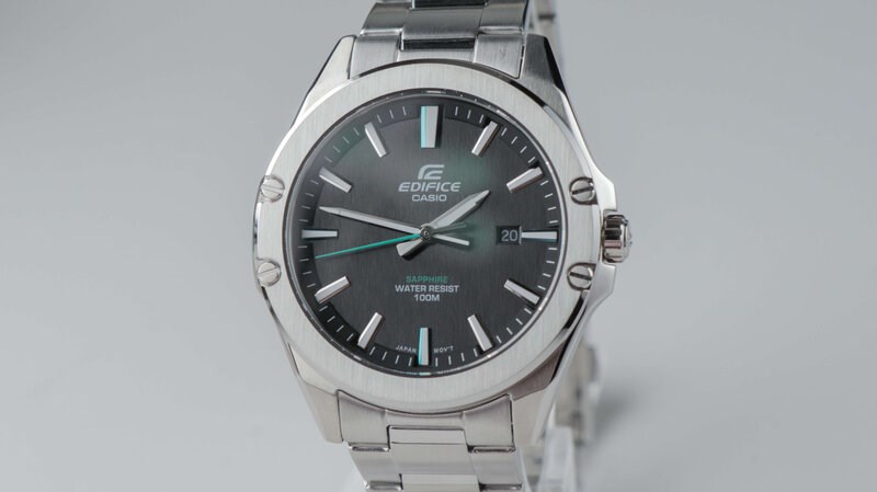 Đồng hồ cơ không cần phải thay pin