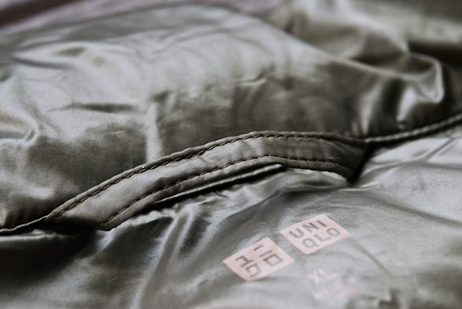 UNIQLO gilet hanger detail