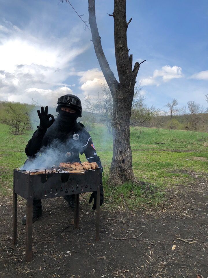 Tự dưng thấy tiếng gõ cửa mà không ai kêu tên