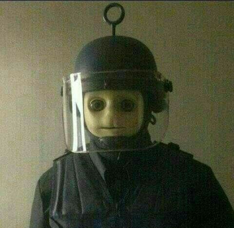 Lỡ like ảnh khả nghi, giờ không dám mở tin nhắn