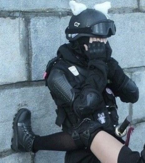 Tìm công thức nấu ăn mà search nhầm, giờ FBI đứng sau lưng