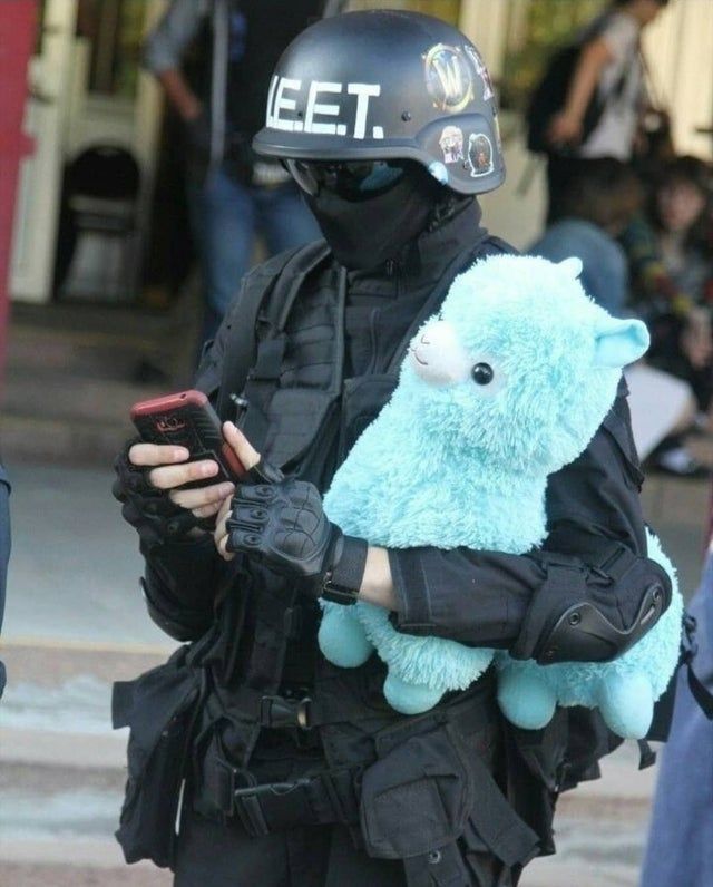 Nhắc đến Elon Musk mà FBI lặng thinh