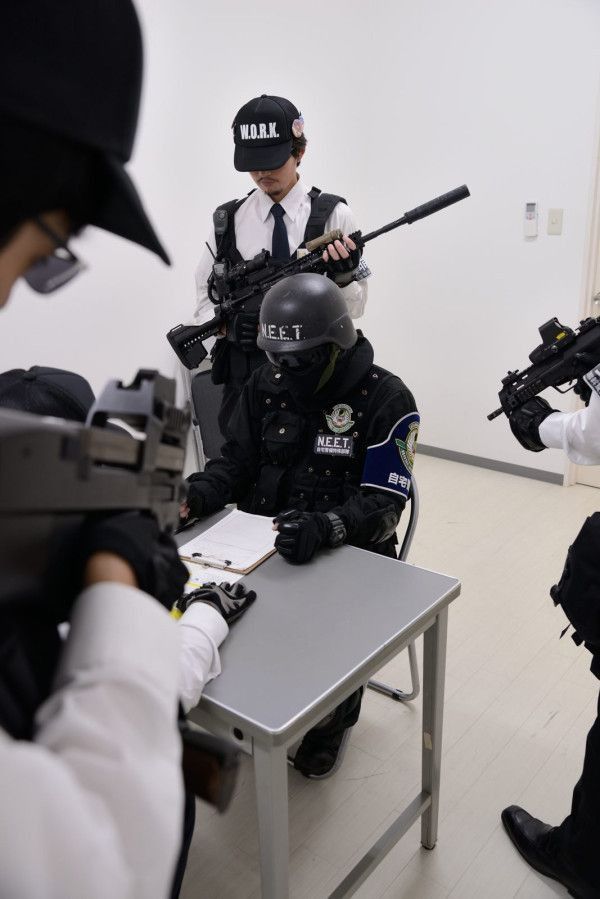 Muốn tìm sự thật, nhưng không muốn thấy FBI