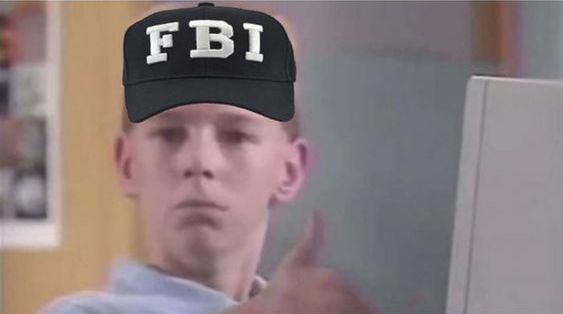 Đang cãi nhau, mic tự mở, FBI làm trọng tài bất đắc dĩ