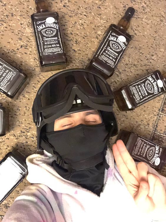 Cứu mạng, mới cười cái meme 10 giây trước thôi