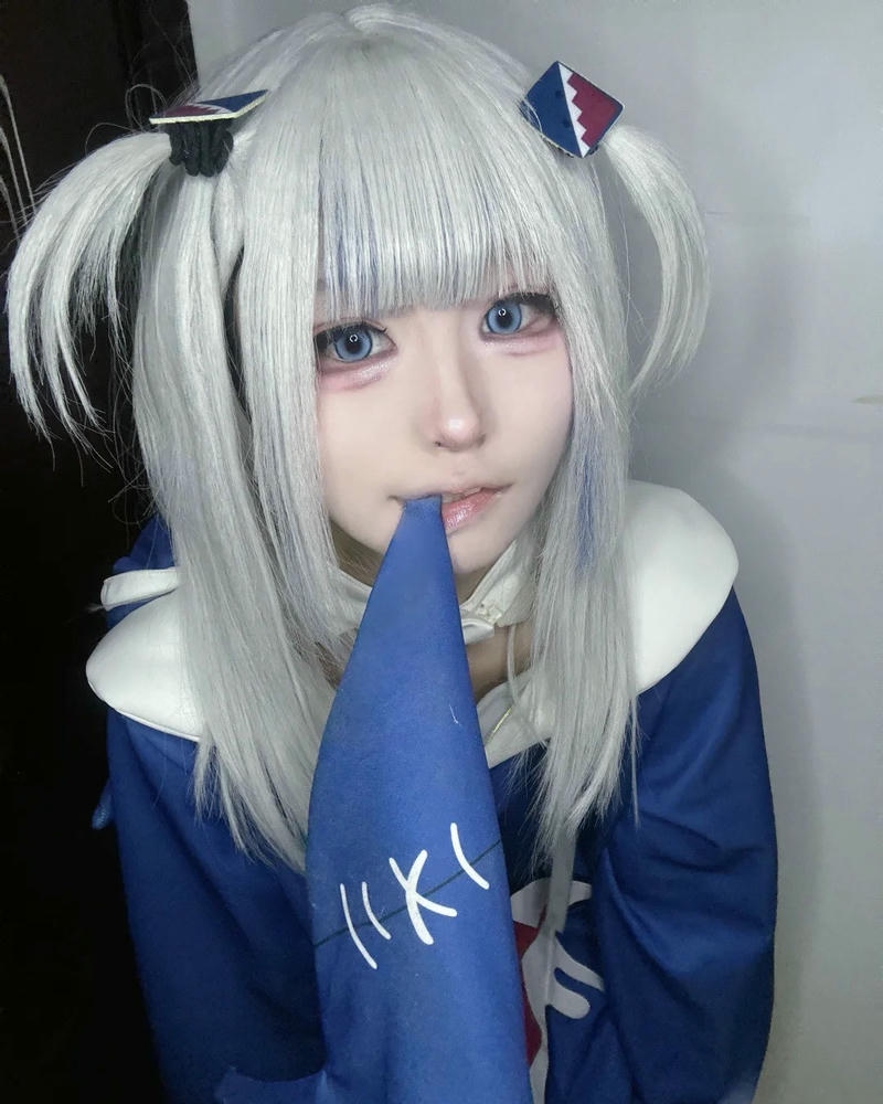 Yaoyaoqwq gawr gura cosplay tóc trắng buộc hai bên xinh xắn