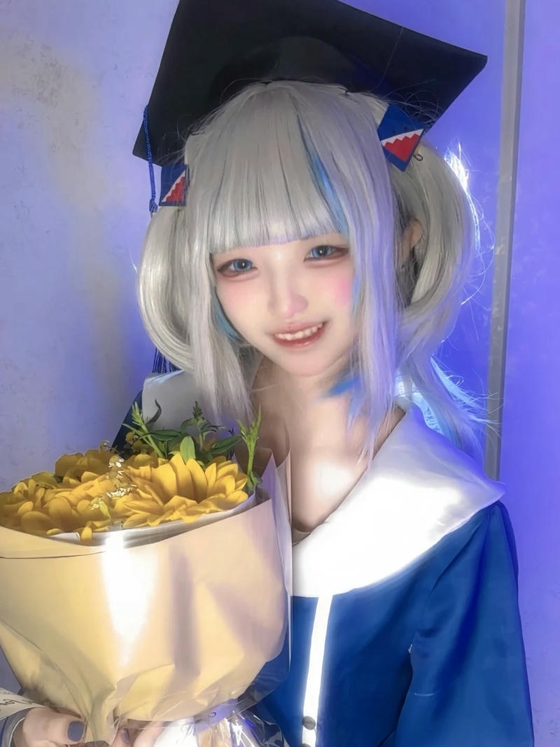 Yaoyaoqwq gawr gura cosplay cầm túi đồ ăn rất đáng yêu