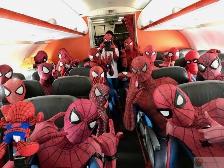 Nhìn nhau ngơ ngác rồi cùng đổ lỗi cho vui